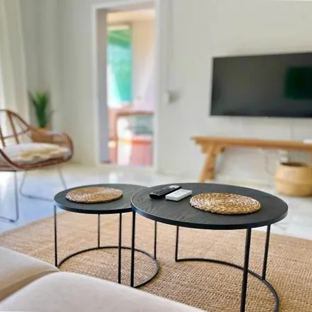 Alambra Del Sol - Coastal Retreat By The Apartamento Estepona
