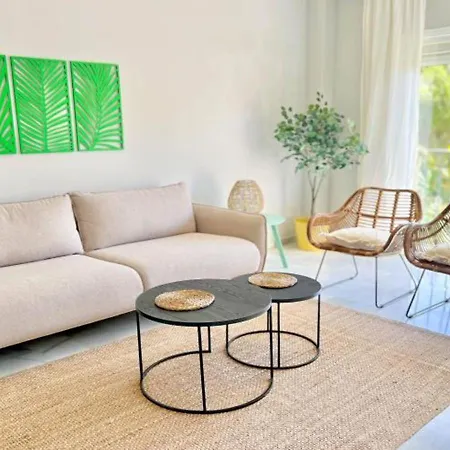 Alambra Del Sol - Coastal Retreat By The Apartamento