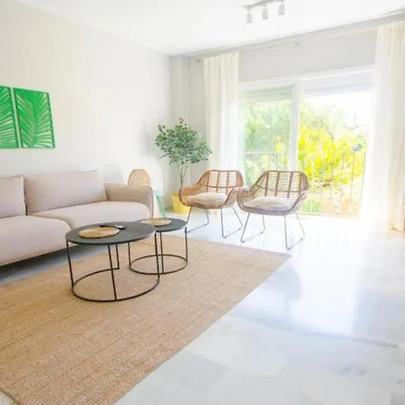 Apartamento Alambra Del Sol - Coastal Retreat By The Estepona