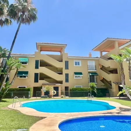 Alambra Del Sol - Coastal Retreat By The Appartement Estepona